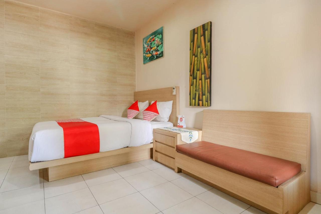 Oyo 2581 Ketut Smile Hotel Denpasar  Luaran gambar