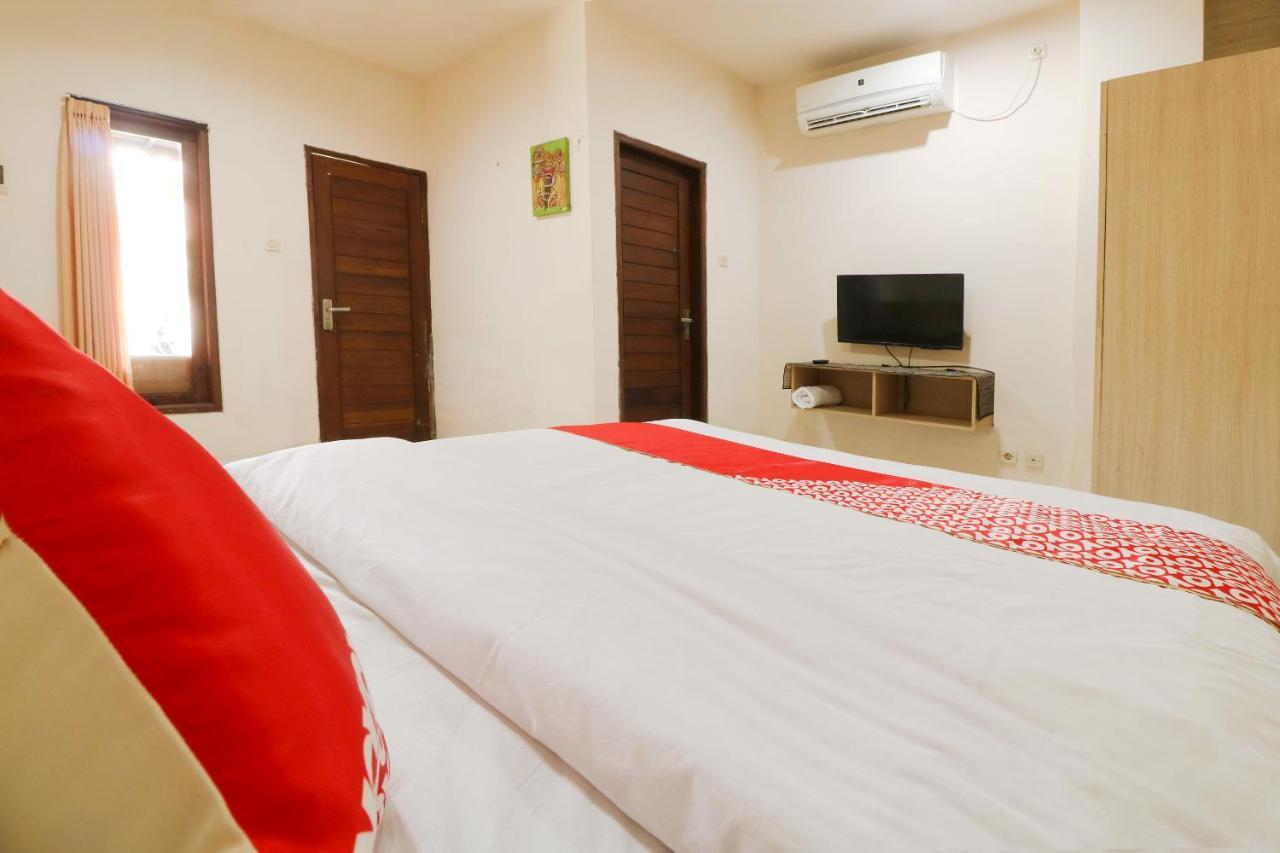 Oyo 2581 Ketut Smile Hotel Denpasar  Luaran gambar