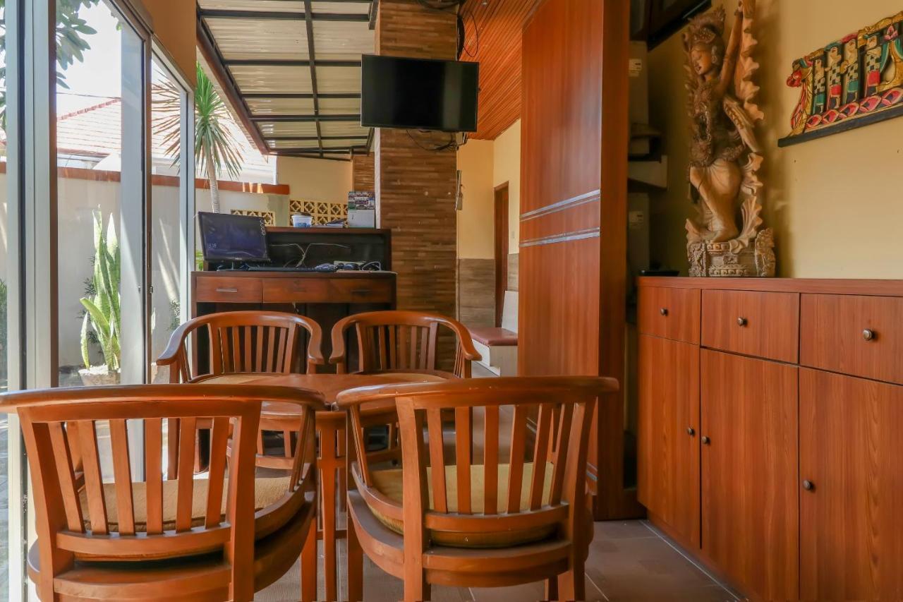 Oyo 2581 Ketut Smile Hotel Denpasar  Luaran gambar