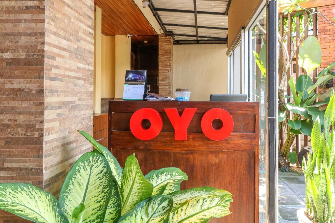 Oyo 2581 Ketut Smile Hotel Denpasar  Luaran gambar